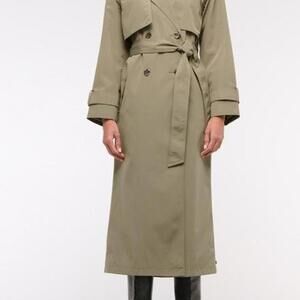 Abercrombie & Fitch Classic Trench Coat in a tan/camel color